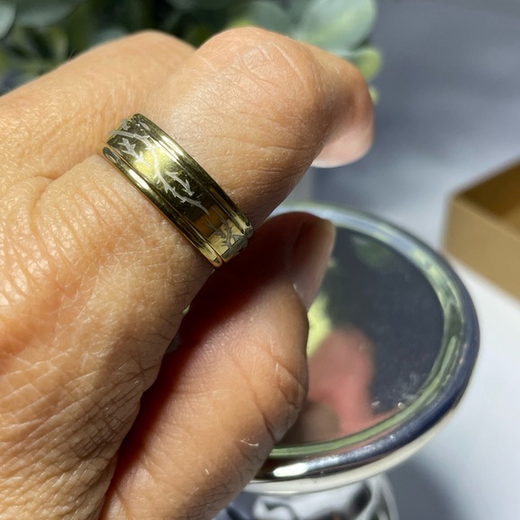 MEN'S GOLD STAINLESS STEEL RING SIZE 10 - Picture 10 of 16